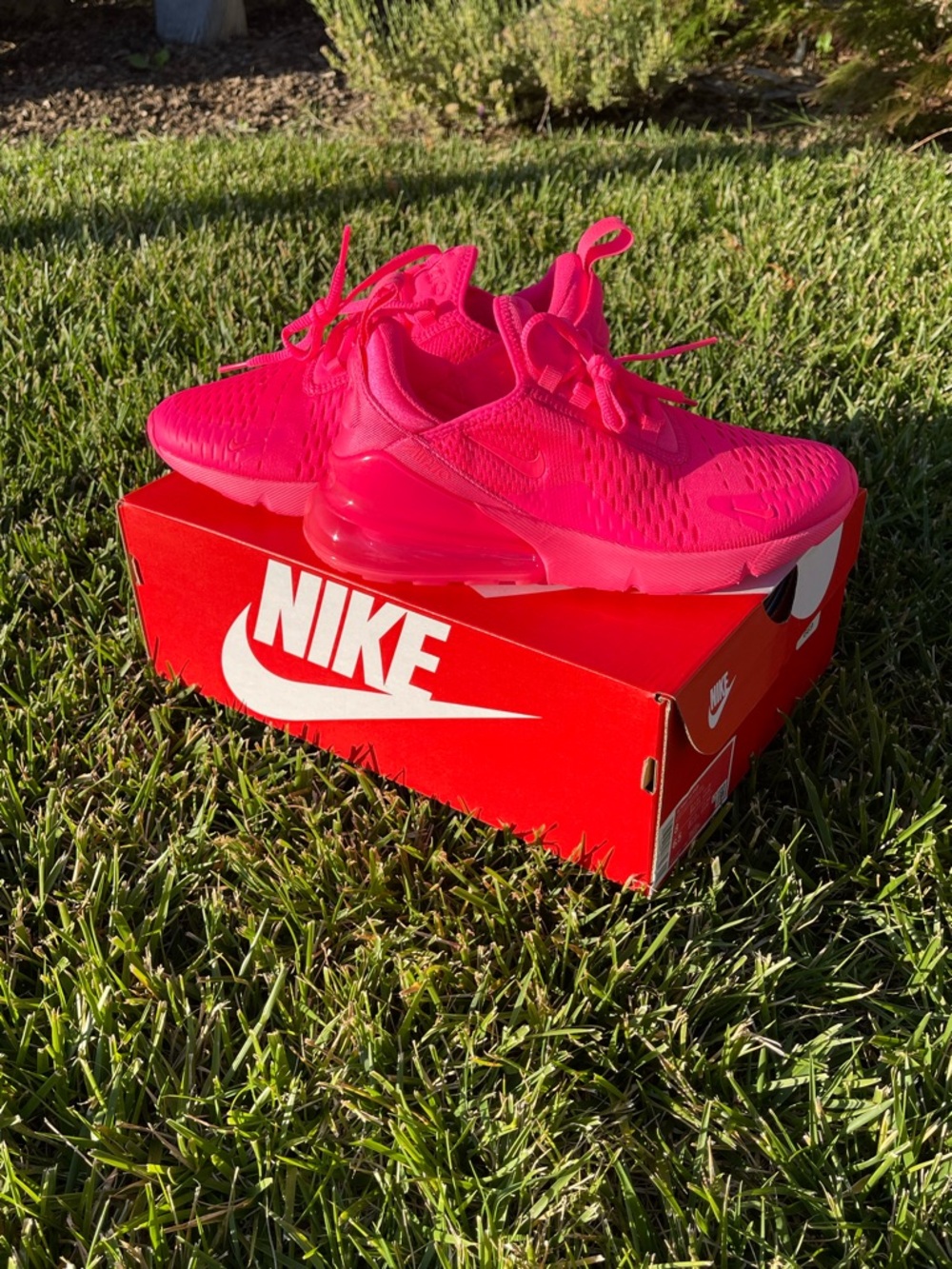Women’s Hot Pink Nike 270s NWOB